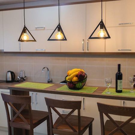 Apartmani Tref Petrovac Екстериор снимка