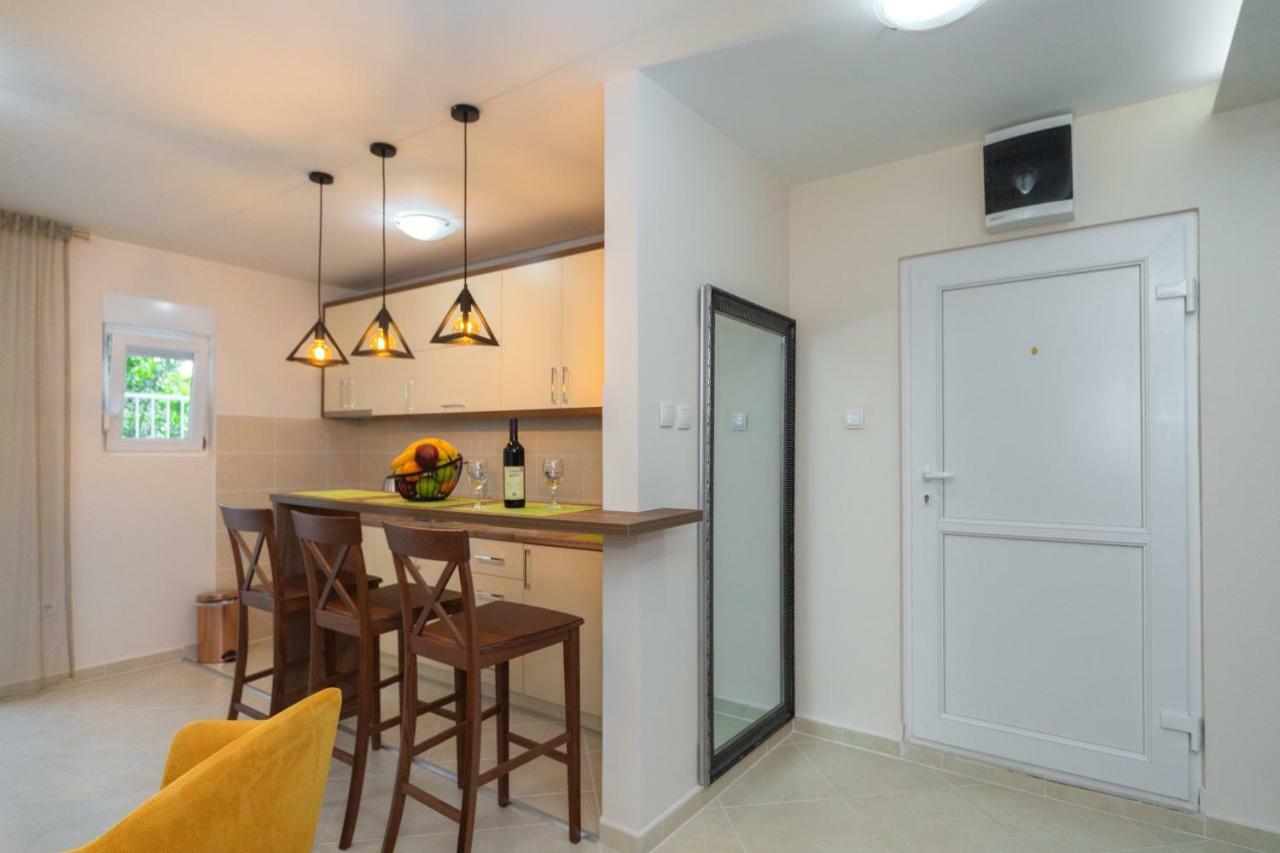 Apartmani Tref Petrovac Екстериор снимка