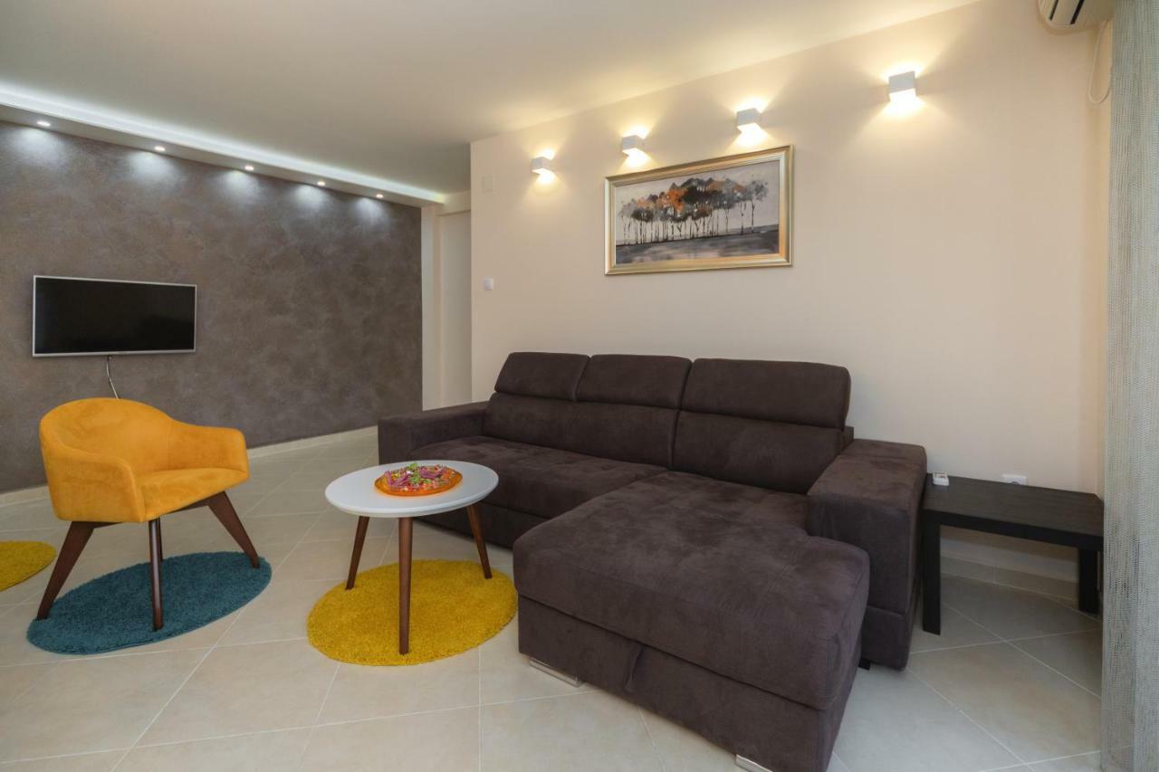 Apartmani Tref Petrovac Екстериор снимка