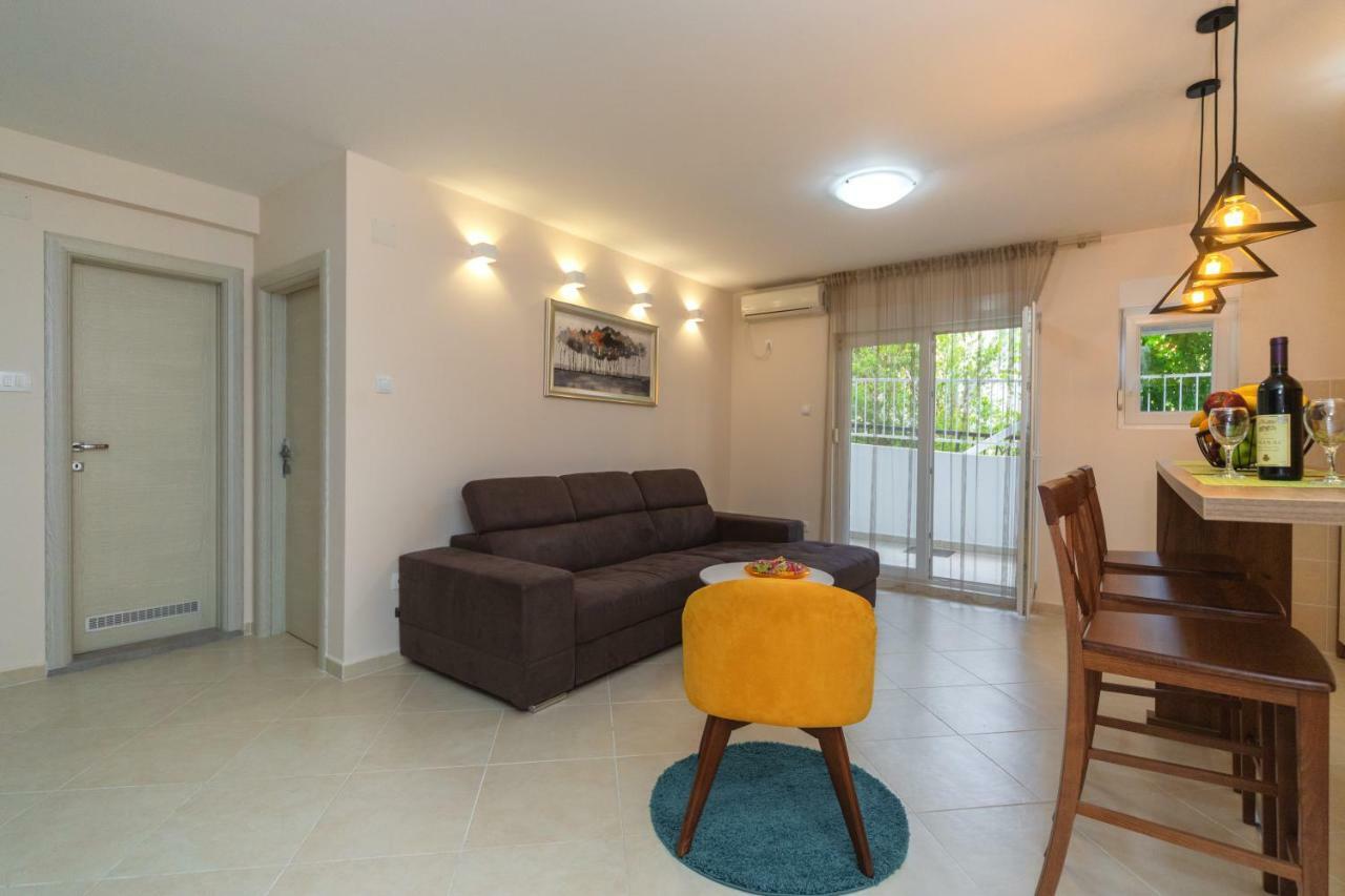 Apartmani Tref Petrovac Екстериор снимка